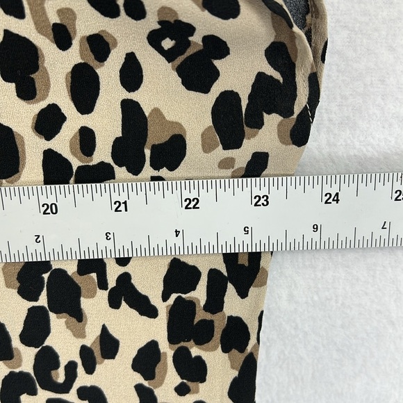 Halogen Women’s Blouse Size Large 100% Polyester Leopard Print Black/Taupe/Tan - Picture 8 of 9